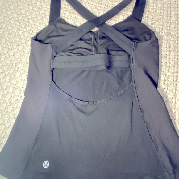 Lululemon criss-cross back top - Picture 2 of 4